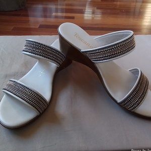 Ladies sandles size 7